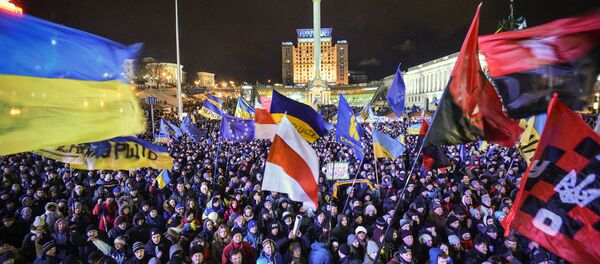 Сторонники евроинтеграции Украины на площади Независимости в Киеве - Sputnik Moldova