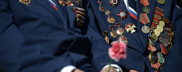 Ветераны на Красной площади перед началом парада - Sputnik Moldova