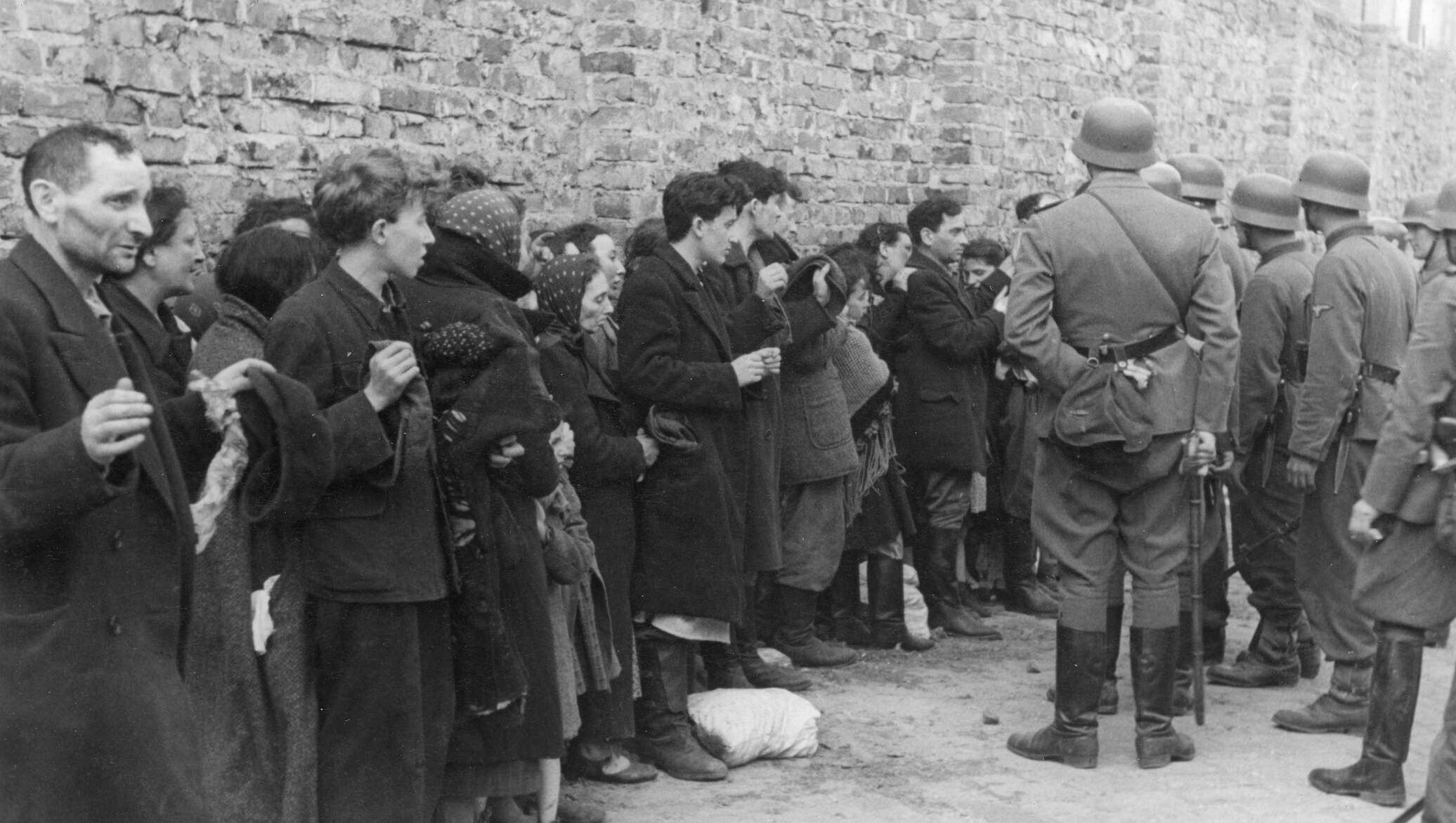 Помощь евреям. Варшавское гетто восстание 1943. Холокост Варшавское гетто. Варшавское гетто 1941 года гетто.