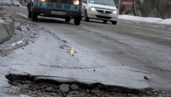 Разбитые дороги в Великом Новгороде - Sputnik Молдова