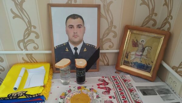Вечная память погибшему герою - Sputnik Молдова