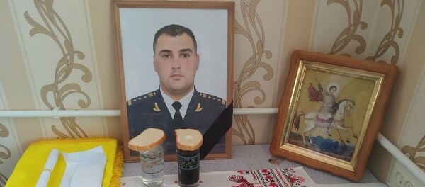 Вечная память погибшему герою Вечная память погибшему герою - Sputnik Молдова