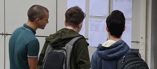 Сдача первых ЕГЭ в регионах России - Sputnik Moldova-România