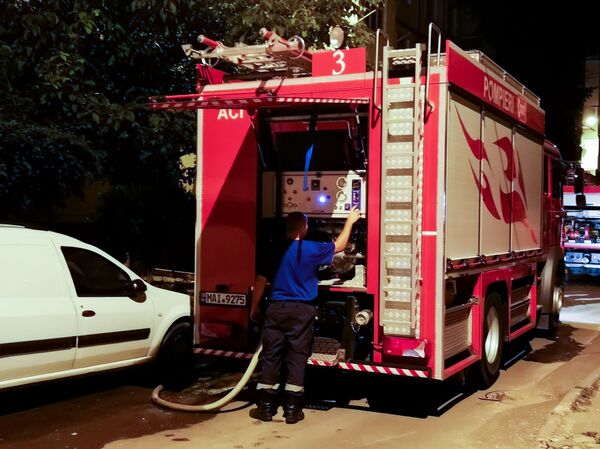 Ночной пожар в жилом доме на улице Ливиу Деляну – что произошло - Sputnik Молдова