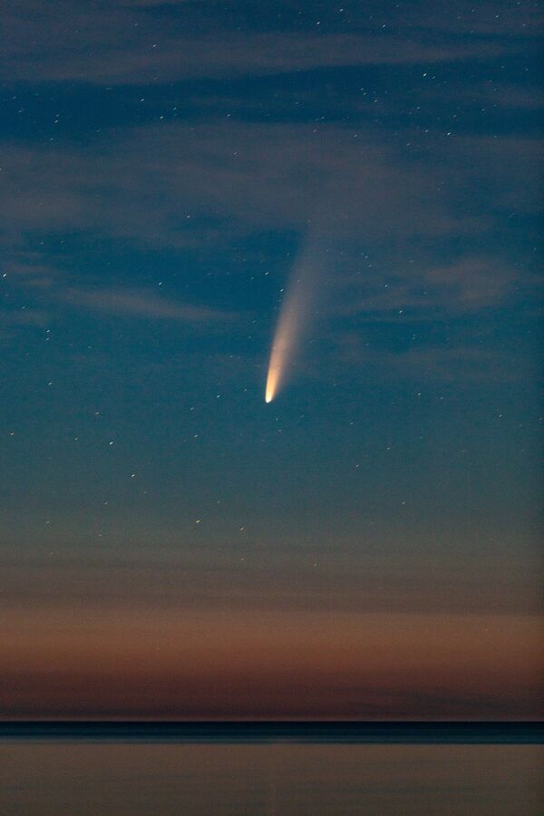 Комета NEOWISE в небе над Канадой - Sputnik Молдова