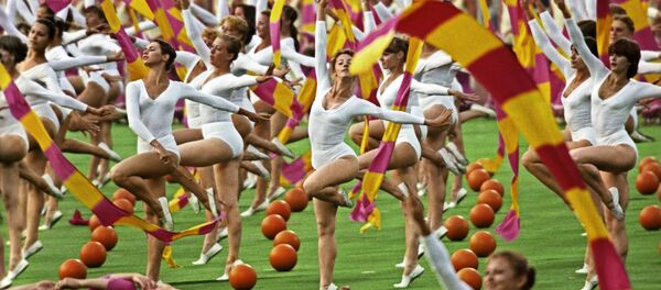 Выступление физкультурников на церемонии открытия XXII Олимпийских игрых в Москве Выступление физкультурников на церемонии открытия XXII Олимпийских игрых в Москве - Sputnik Молдова