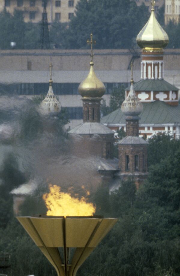Олимпийский огонь в Москве, 1980 год - Sputnik Молдова