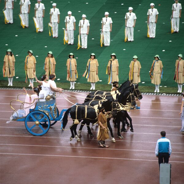 Церемония открытия XXII летних Олимпийских игр в Москве, 1980 год - Sputnik Молдова