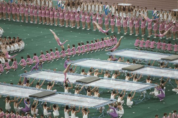 Церемония открытия XXII летних Олимпийских игр в Москве, 1980 год - Sputnik Moldova
