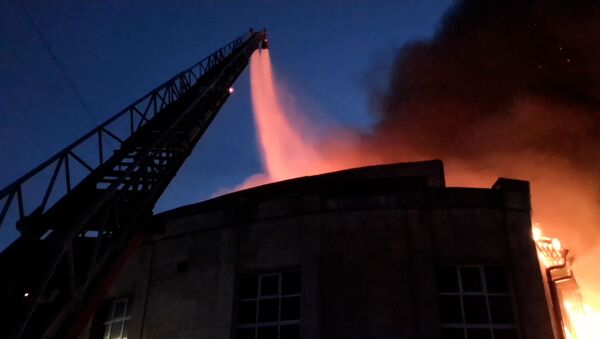 Пожар в здании  - Sputnik Молдова