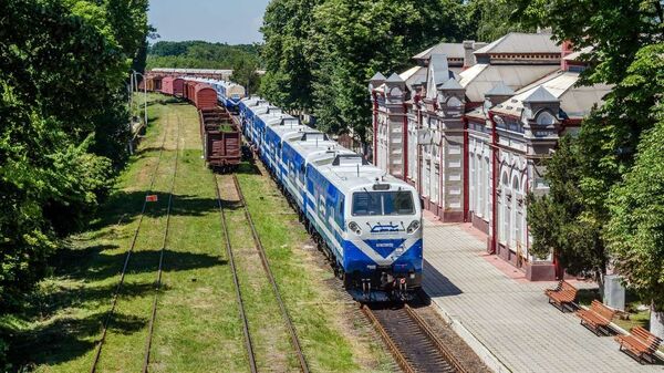 Железная дорога Молдовы получила 6 новых локомотивов - Sputnik Молдова