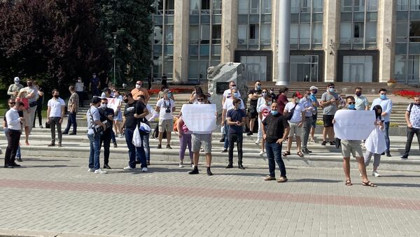 Артисты, музыканты и представители отрасли HoReCa вышли на протест в центр Кишинева. - Sputnik Молдова