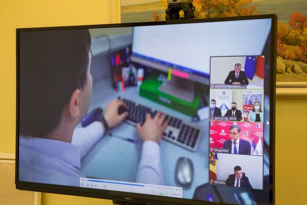 La Chișinău a fost lansat sistemul „e-Autorizație transport” – ce schimbări aduce La Chișinău a fost lansat sistemul „e-Autorizație transport” – ce schimbări aduce - Sputnik Moldova