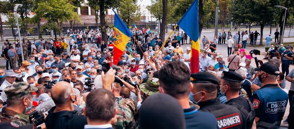 Протест комбатантов перед зданием парламента Молдовы Протест комбатантов перед зданием парламента Молдовы - Sputnik Молдова