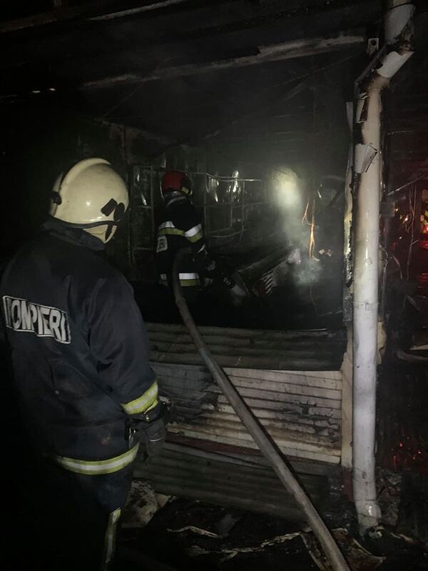 Incendiu în centrul Chișinăului: Au intervenit 3 echipaje de pompieri – Foto Incendiu în centrul Chișinăului: Au intervenit 3 echipaje de pompieri – Foto - Sputnik Moldova