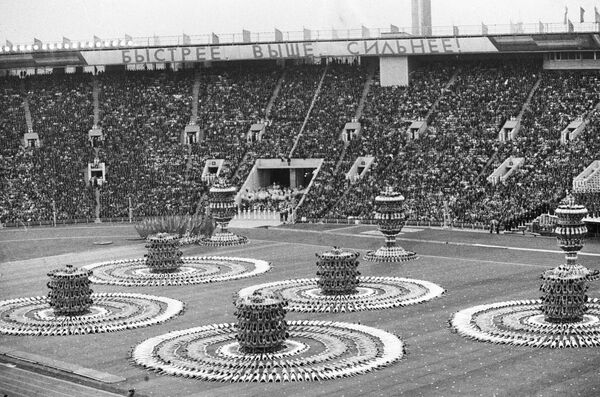 Олимпиада-80: что осталось за кадром церемоний открытия и закрытия Игр в Москве Олимпиада-80: что осталось за кадром церемоний открытия и закрытия Игр в Москве - Sputnik Молдова