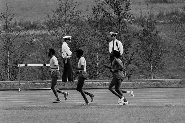 Как цыганские бароны и воры в законе помогли силовикам на Олимпиаде-80 Как цыганские бароны и воры в законе помогли силовикам на Олимпиаде-80 - Sputnik Молдова