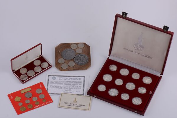 От штор до стопок – какие сувениры делали к Олимпиаде-80 От штор до стопок – какие сувениры делали к Олимпиаде-80 - Sputnik Молдова