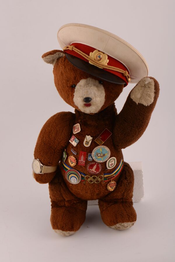 От штор до стопок – какие сувениры делали к Олимпиаде-80 От штор до стопок – какие сувениры делали к Олимпиаде-80 - Sputnik Молдова