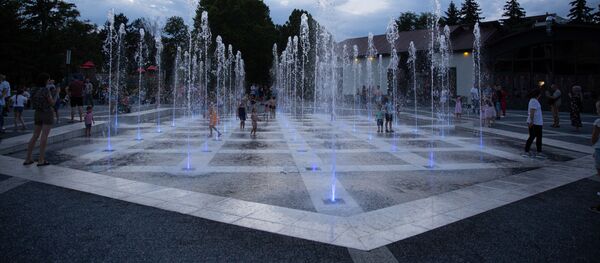 Havuzul muzical din scuarul fostului cinematograf „Iskra”, din preajma Parcului „Valea Trandafirilor, sectorul Botanica - Sputnik Moldova
