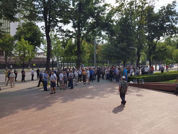 Protestul combatanților din Chișinău: Revendicările protestatarilor sună altfel - Foto Protestul combatanților din Chișinău: Revendicările protestatarilor sună altfel - Foto - Sputnik Moldova