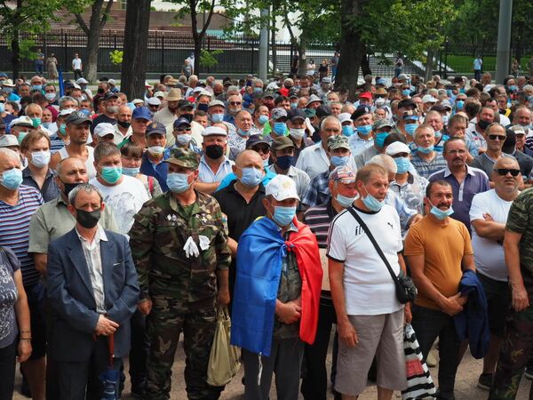 Protestul combatanților din Chișinău: Revendicările protestatarilor sună altfel - Foto Protestul combatanților din Chișinău: Revendicările protestatarilor sună altfel - Foto - Sputnik Moldova
