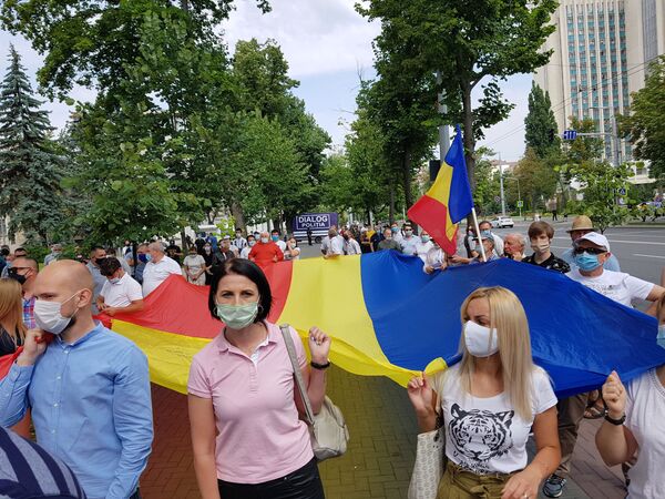 Протест комбатантов: песни, пляски, плацинды под соусом унири Протест комбатантов: песни, пляски, плацинды под соусом унири - Sputnik Молдова