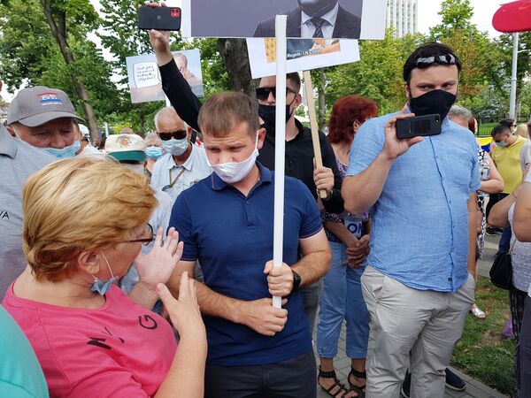 Протест комбатантов: песни, пляски, плацинды под соусом унири Протест комбатантов: песни, пляски, плацинды под соусом унири - Sputnik Молдова