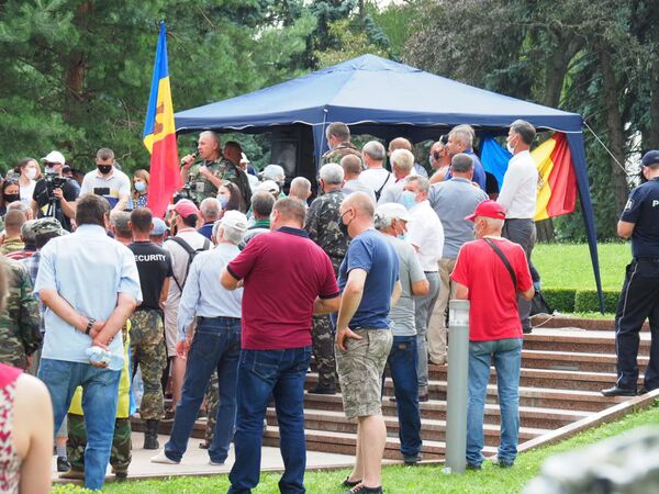 Protestul combatanților: Cântece, dansuri, plăcinte și lozinci despre unire - Video, Foto Protestul combatanților: Cântece, dansuri, plăcinte și lozinci despre unire - Video, Foto - Sputnik Moldova