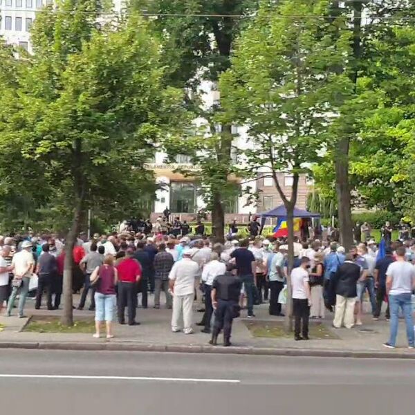 Протест комбатантов: песни, пляски, плацинды под соусом унири Протест комбатантов: песни, пляски, плацинды под соусом унири - Sputnik Молдова