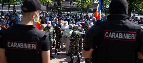 Протест комбатантов перед зданием парламента Молдовы - Sputnik Молдова