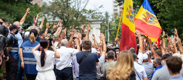 Протест комбатантов перед зданием парламента Молдовы - Sputnik Молдова