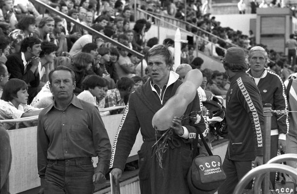 Чемпион Олимпиады-80 Сальников: за три золота мне удалось купить автомобиль ВАЗ Чемпион Олимпиады-80 Сальников: за три золота мне удалось купить автомобиль ВАЗ - Sputnik Молдова