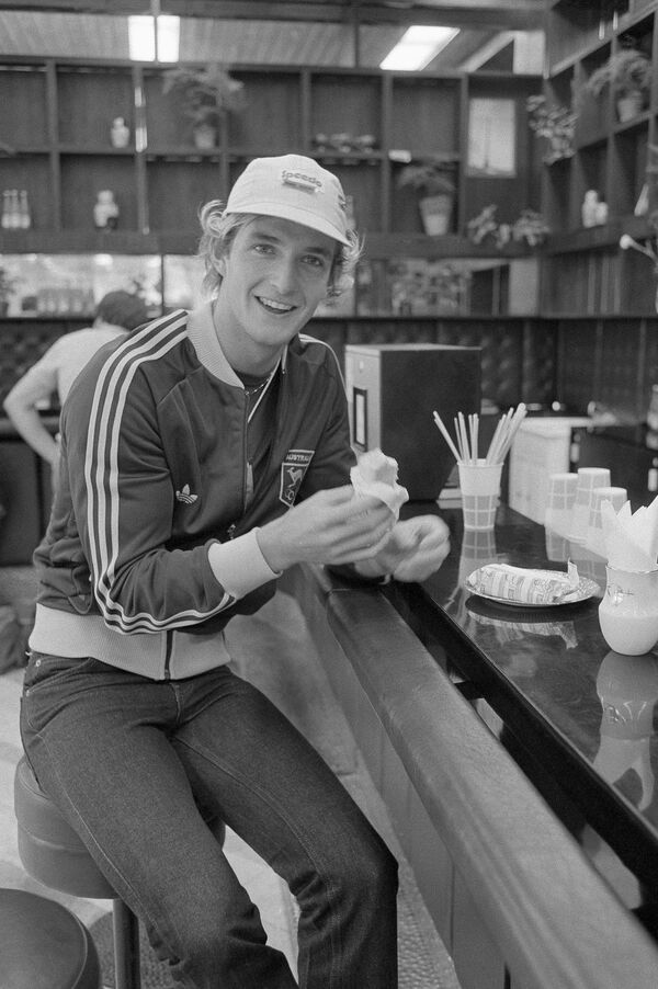 Что пили и чем закусывали в дни Олимпиады-80? Что пили и чем закусывали в дни Олимпиады-80? - Sputnik Молдова