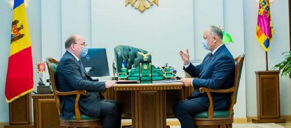 Встреча президента Молдовы Игоря Додона и посла России в республике Олега Васнецова - Sputnik Молдова
