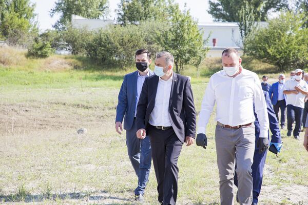 Douăzeci de mii de oameni vor fi aprovizionați cu apă potabilă: La ce etapă sunt lucrările Douăzeci de mii de oameni vor fi aprovizionați cu apă potabilă: La ce etapă sunt lucrările - Sputnik Moldova