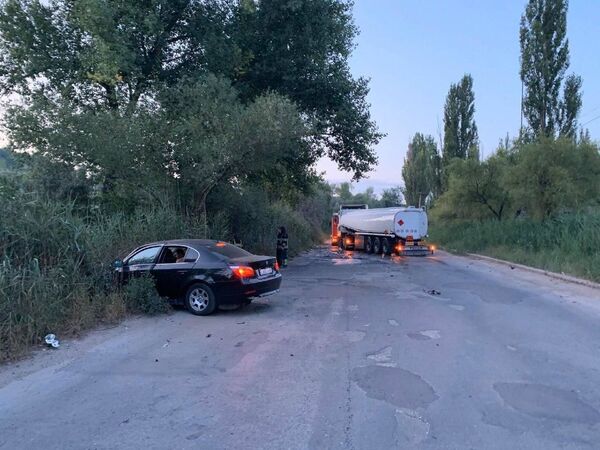 Accident teribil în Capitală, în această dimineață: Iată ce a rămas dintr-un BMW - Foto Accident teribil în Capitală, în această dimineață: Iată ce a rămas dintr-un BMW - Foto - Sputnik Moldova