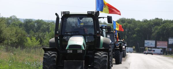 Mai mulți agricultori se pregătesc să blocheze traseul național Chișinău-Căușeni - Sputnik Moldova