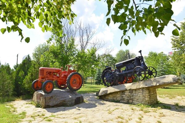 Parcul UTM, o adevărată bijuterie arhitecturală: Sculpturi și exponate de colecție - Foto - Sputnik Moldova