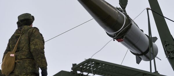 Пуск баллистической ракеты ОТРК Искандер-М с полигона Капустин Яр - Sputnik Moldova-România