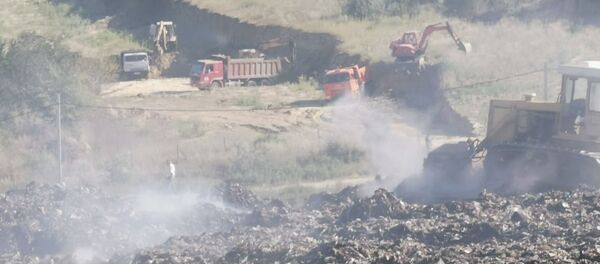 Incendiu la poligonul de deșeuri din Țânțăreni, Anenii Noi  - Sputnik Молдова