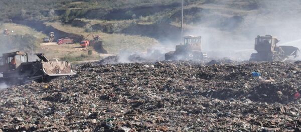 Incendiu la poligonul de deșeuri din Țânțăreni, Anenii Noi  - Sputnik Moldova