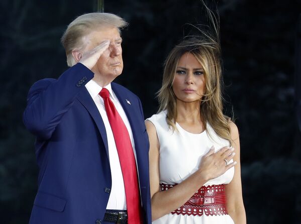 Президент США Дональд Трамп с супругой Меланьей в Вашингтоне на праздновании Дня независимости США - Sputnik Молдова