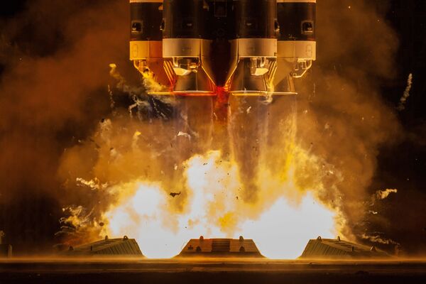 Запуск ракеты-носителя Протон-М с космодрома Байконур - Sputnik Молдова