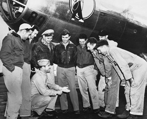 Американские пилоты - участники бомбардировок Хиросимы и Нагасаки  - Sputnik Moldova-România