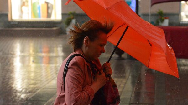 Дождь в Москве - Sputnik Moldova-România