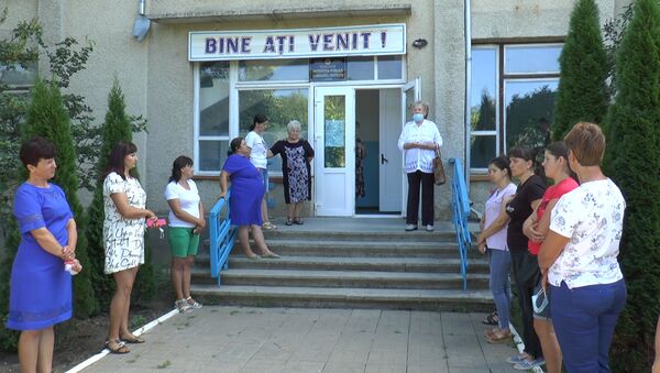 Locuitorii satului Ciutești, Nisporeni cer să nu fie închis gimnaziul din localitate - Sputnik Moldova
