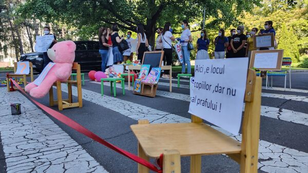 Protest al reprezentanților grădinițelor private din Capitală - Sputnik Moldova-România