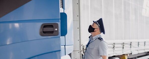  Poliția de Frontieră, TIR, la punctul de trecere a hotarului    - Sputnik Moldova