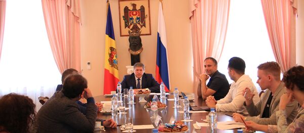 Встреча посла Молдовы с журналистами из российских СМИ. Встреча посла Молдовы с журналистами из российских СМИ. - Sputnik Moldova